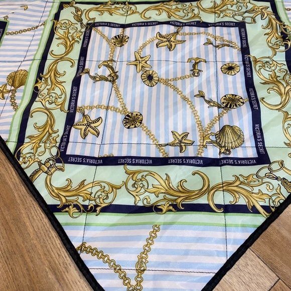 Victoria’s Secret nautical roll up beach cooler tote &picnic blanket 2pc. - Picture 6 of 13